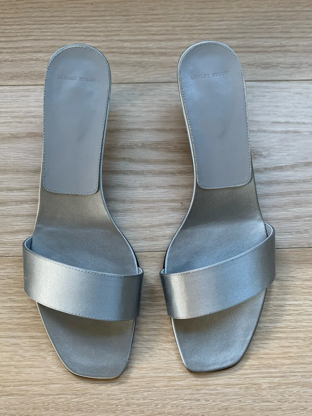 Loulou Studio icy blue